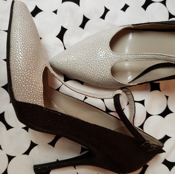 White & Black Heels - Picture 5 of 8